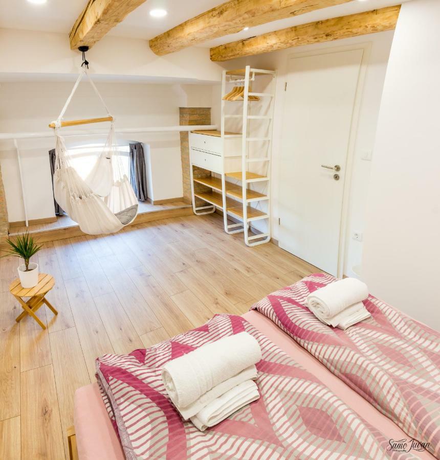 Apartment Tobacna White *